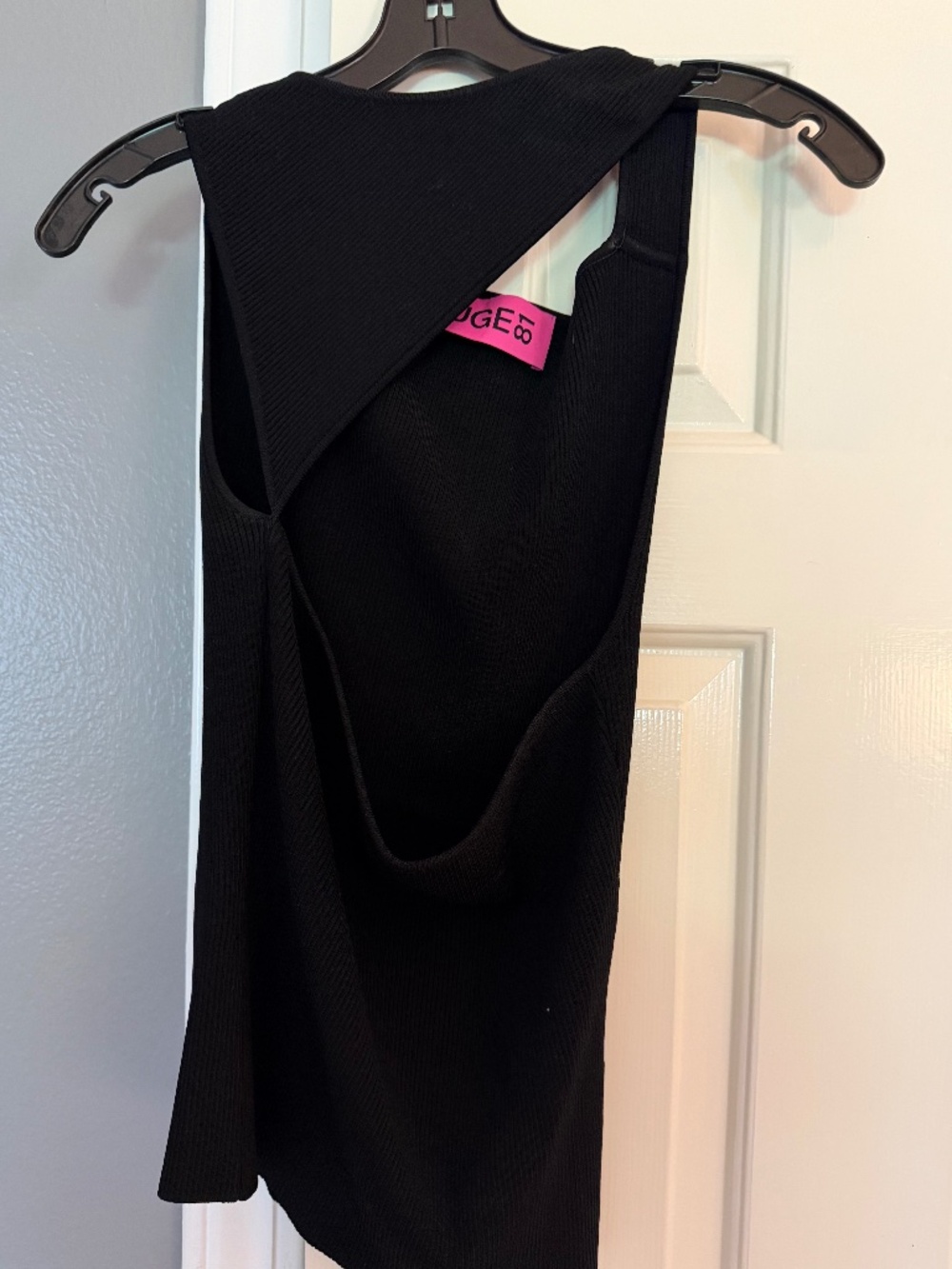 Gauge81 Cut-Out Top Black
